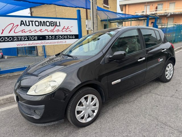 RENAULT Clio Nero pastello