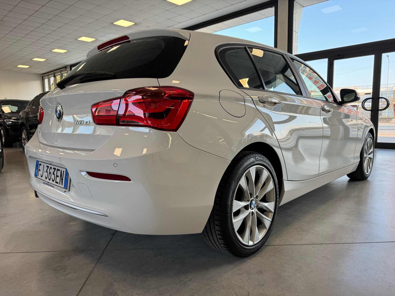 BMW 116 d 5p. Urban - 4