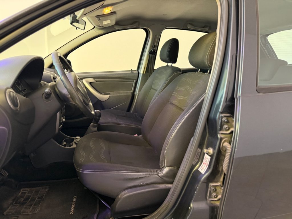 DACIA Sandero Stepway 1.6 8V 90CV - 13