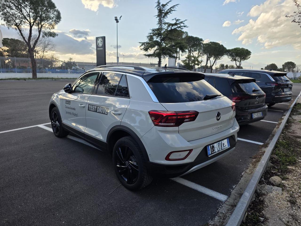 VOLKSWAGEN T-Roc 2.0 TDI SCR 150 CV DSG Sport - 3