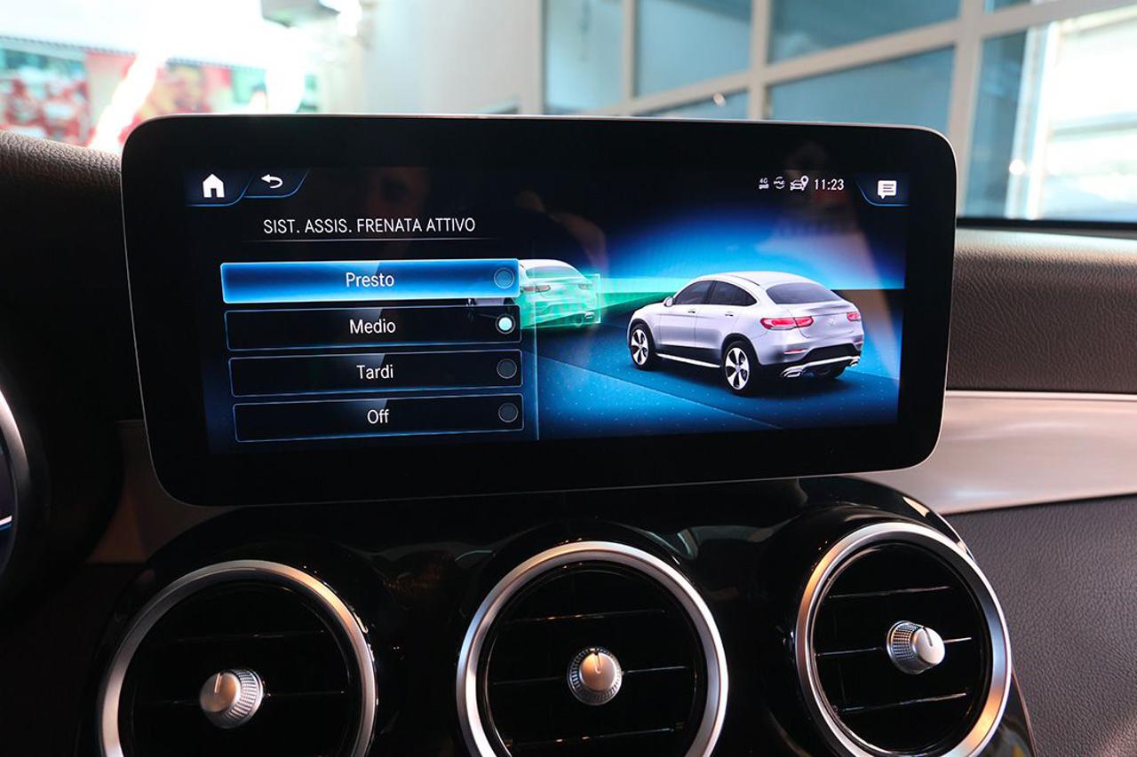 MERCEDES-BENZ GLC 300 d 4Matic Coupé Premium AMG - 27