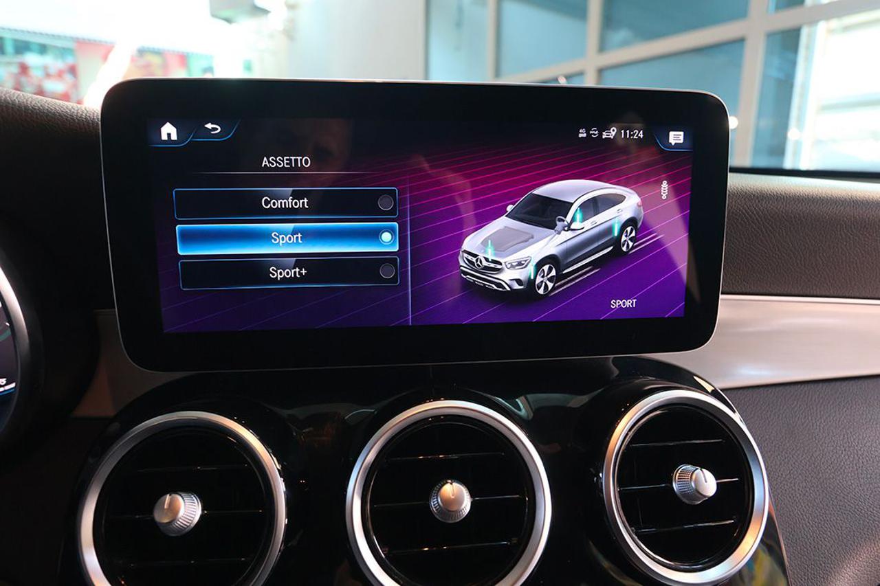 MERCEDES-BENZ GLC 300 d 4Matic Coupé Premium AMG - 29