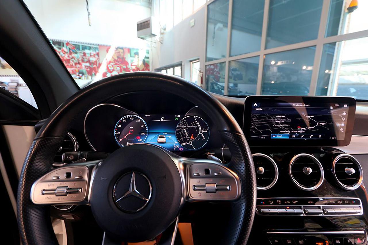 MERCEDES-BENZ GLC 300 d 4Matic Coupé Premium AMG - 33