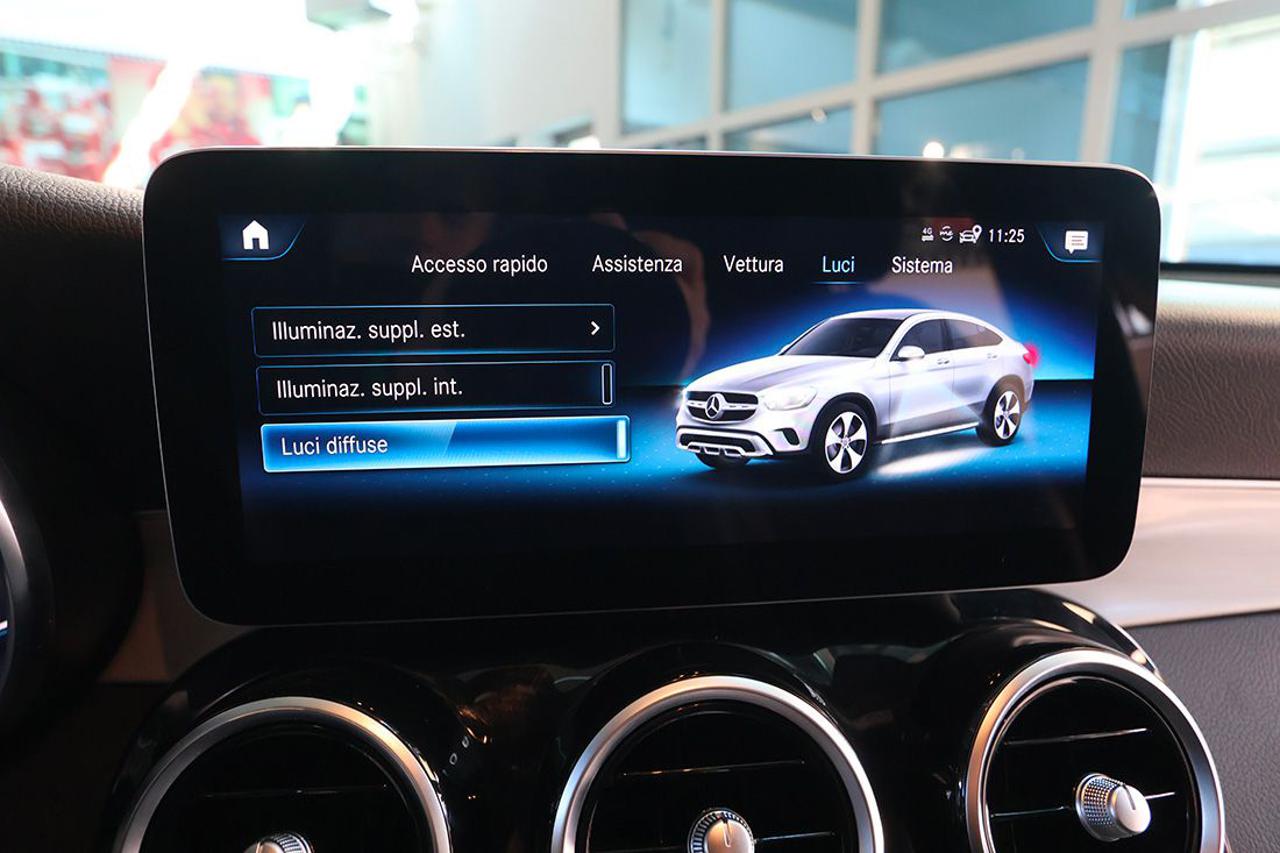 MERCEDES-BENZ GLC 300 d 4Matic Coupé Premium AMG - 30