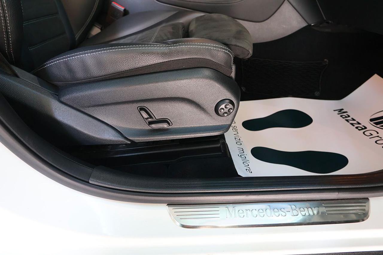 MERCEDES-BENZ GLC 300 d 4Matic Coupé Premium AMG - 36