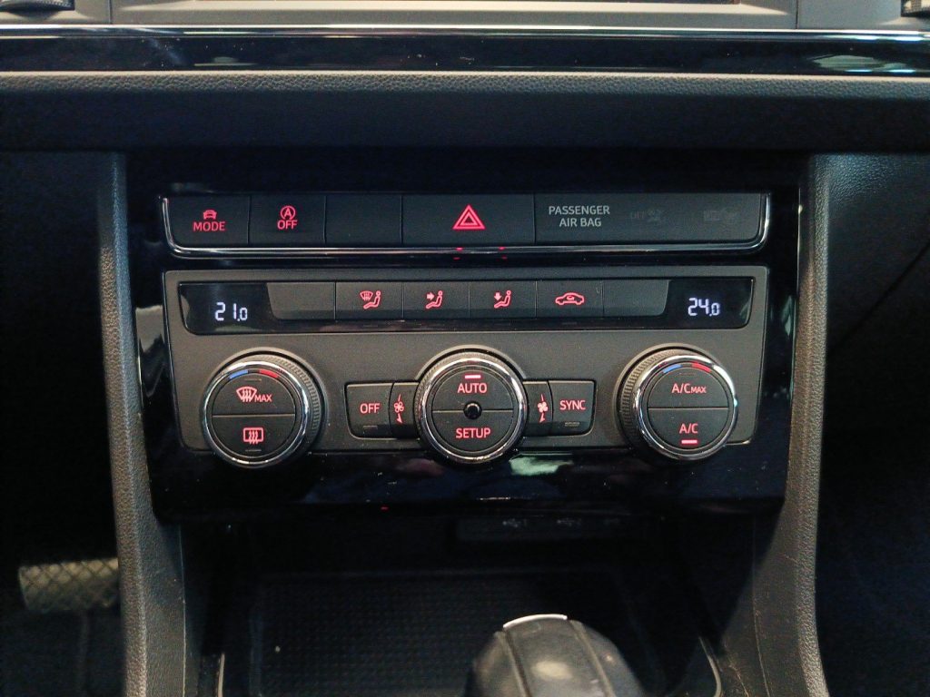 SEAT Leon Leon 1.5 ecotsi act FR 150cv dsg - 14