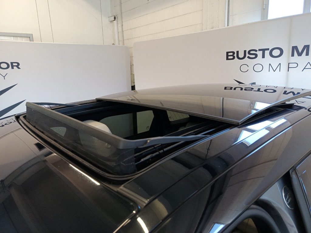 LAND ROVER Range Rover Velar Range Rover Velar 2.0d i4 R-Dynamic 240cv auto my1 - 17