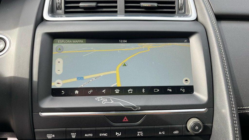 JAGUAR E-Pace 2.0D 150 CV AWD aut. R-Dynamic - 13