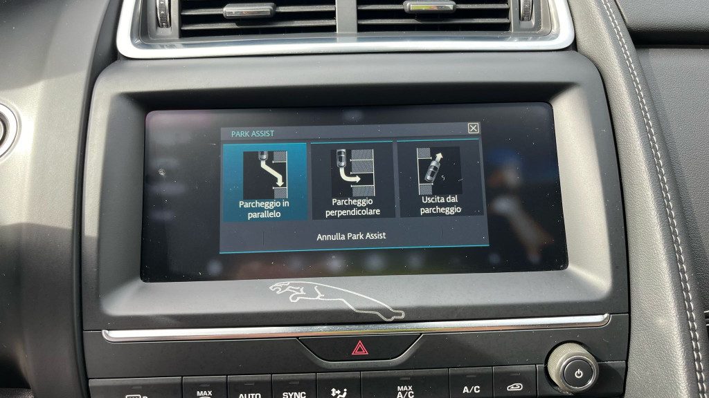 JAGUAR E-Pace 2.0D 150 CV AWD aut. R-Dynamic - 15