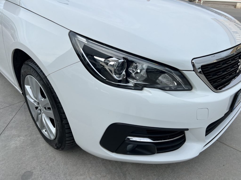 PEUGEOT 308 SW 130cv autocarro n1 - 17