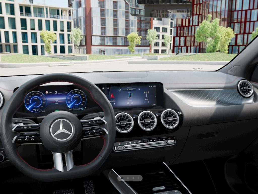 MERCEDES-BENZ EQA 250+ AMG Line Advanced - 5