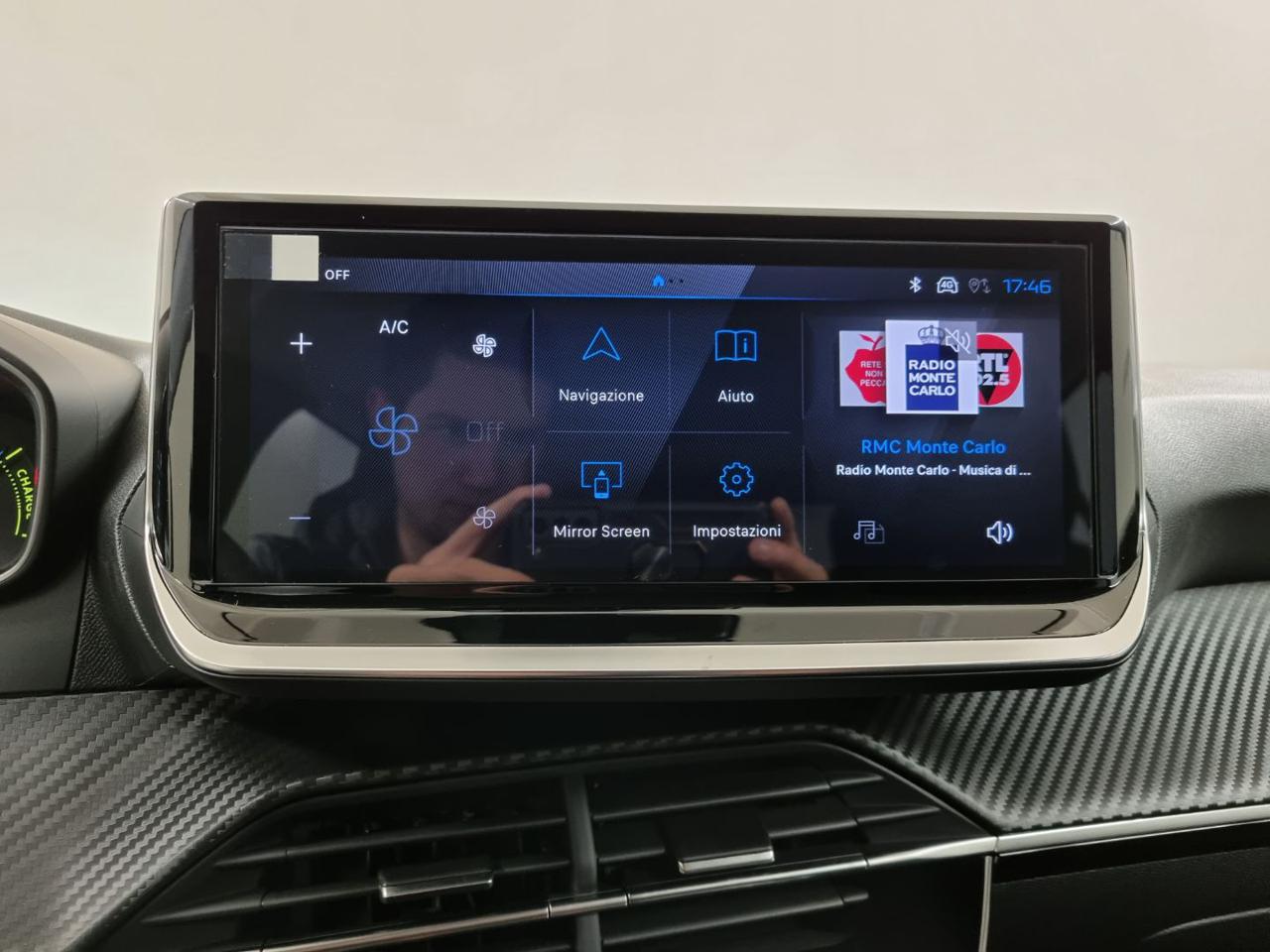 PEUGEOT 208 Hybrid 110 e-DCS6 Business - 22