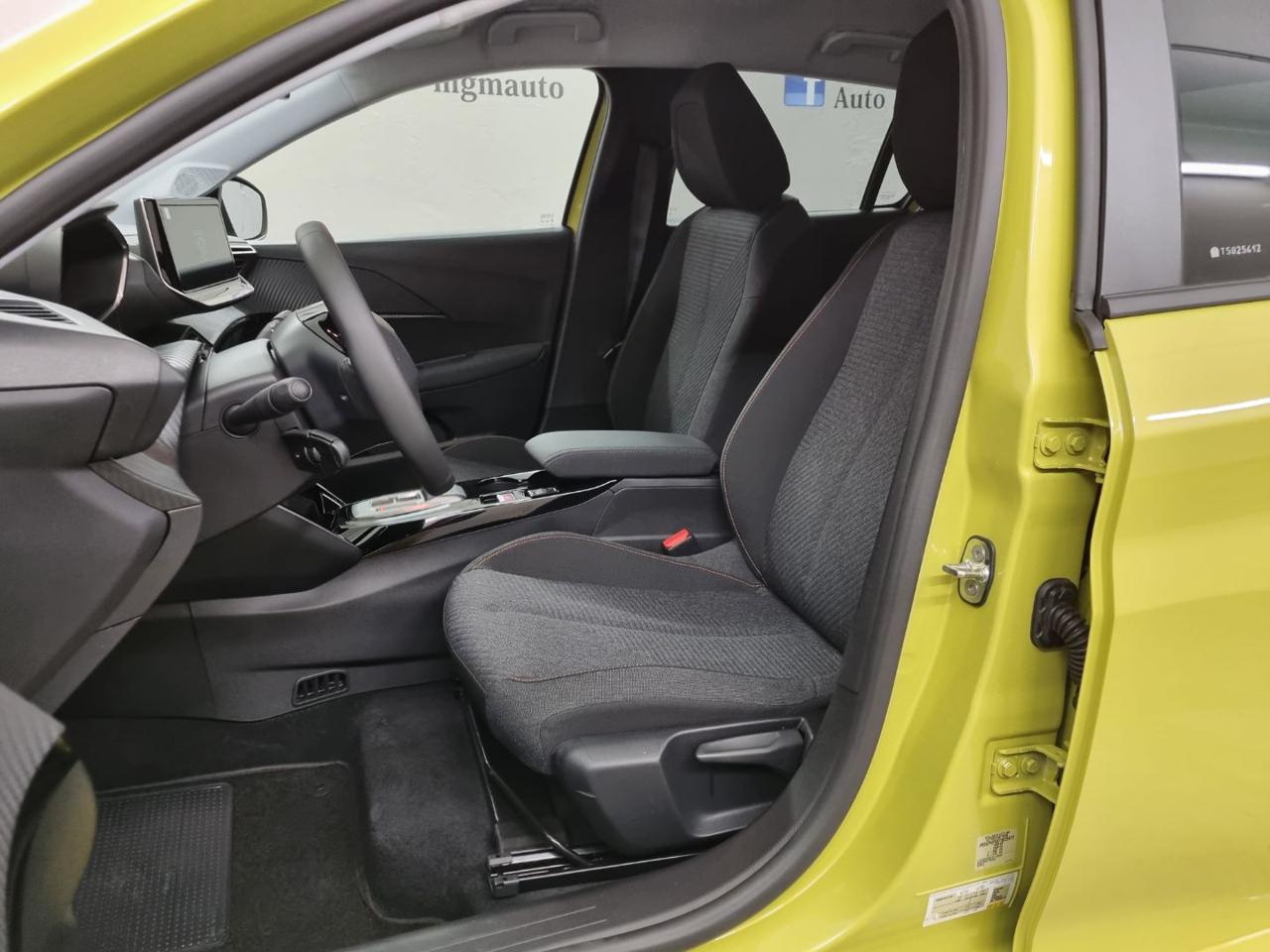 PEUGEOT 208 Hybrid 110 e-DCS6 Business - 26