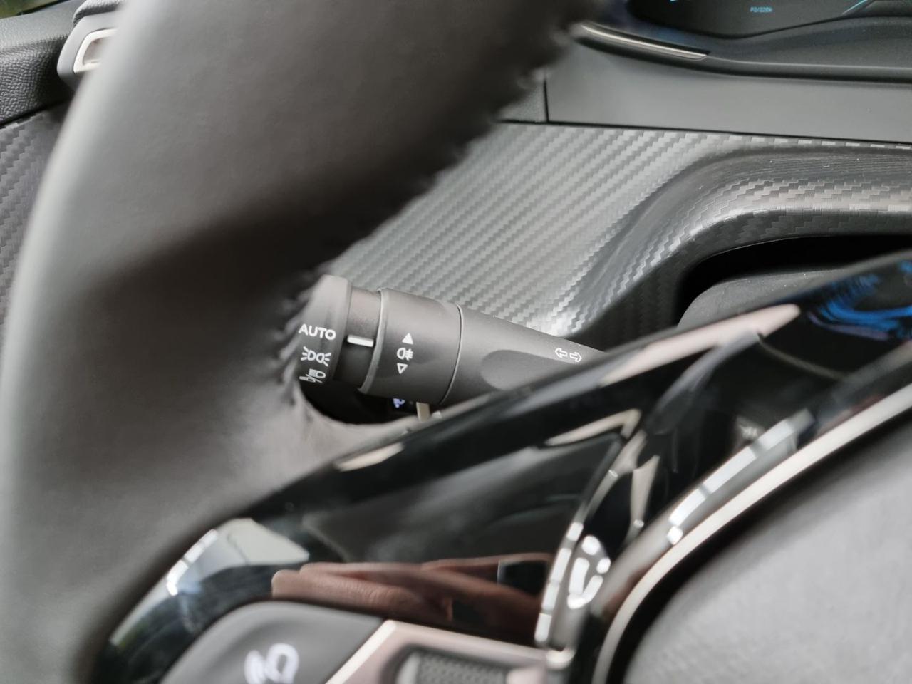 PEUGEOT 208 Hybrid 110 e-DCS6 Business - 18