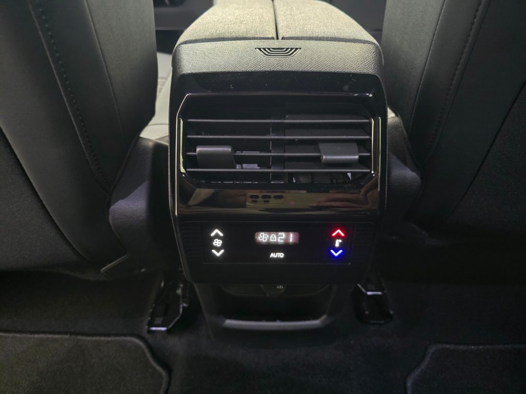 PEUGEOT 5008 Hybrid 145 e-DCS6 Allure - 23