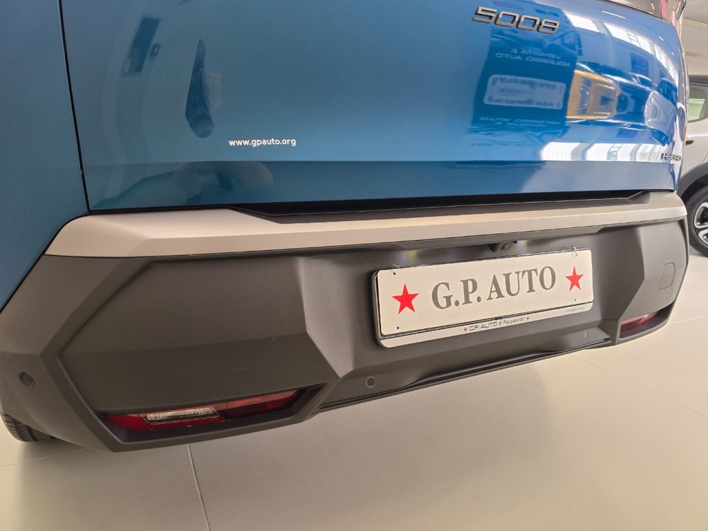 PEUGEOT 5008 Hybrid 145 e-DCS6 Allure - 7