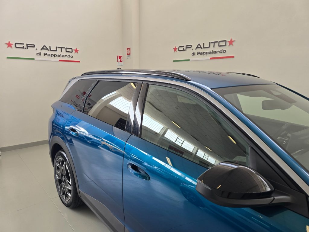 PEUGEOT 5008 Hybrid 145 e-DCS6 Allure - 29