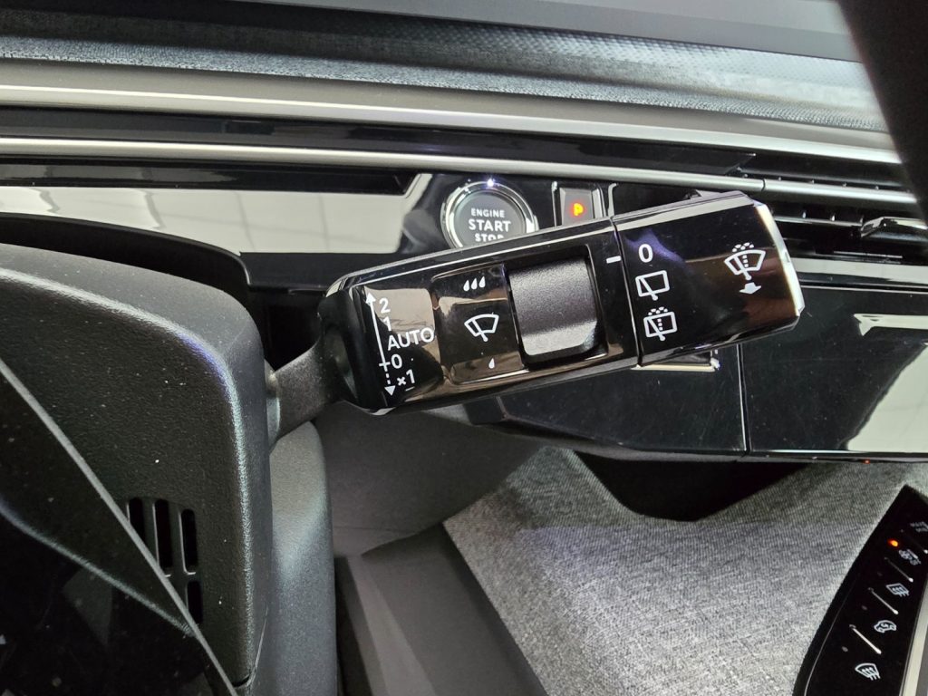 PEUGEOT 5008 Hybrid 145 e-DCS6 Allure - 14