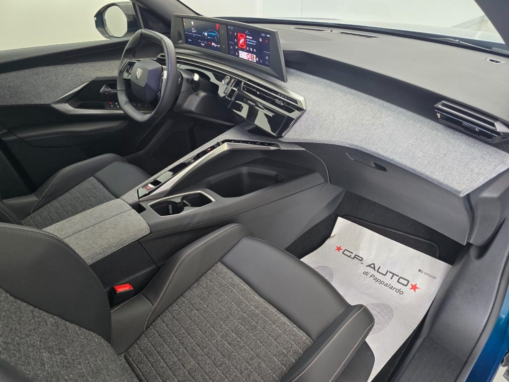 PEUGEOT 5008 Hybrid 145 e-DCS6 Allure - 26