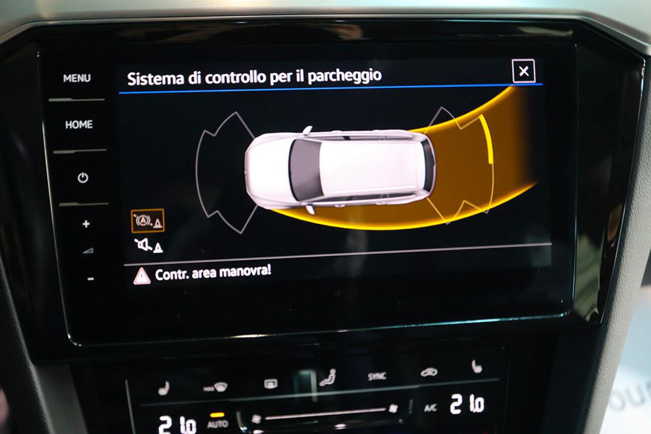 VOLKSWAGEN Passat Variant 2.0 TDI SCR EVO DSG Executive - 23