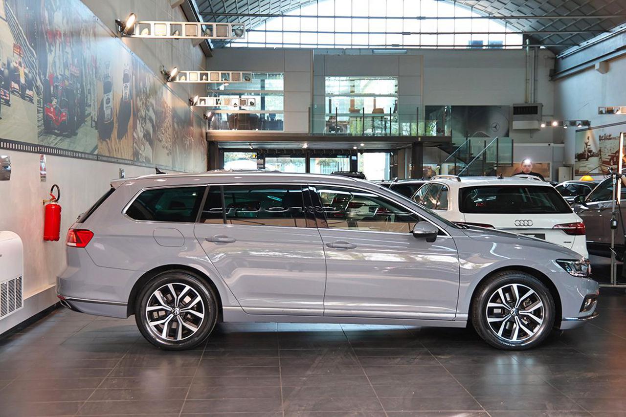 VOLKSWAGEN Passat Variant 2.0 TDI SCR EVO DSG Executive - 2