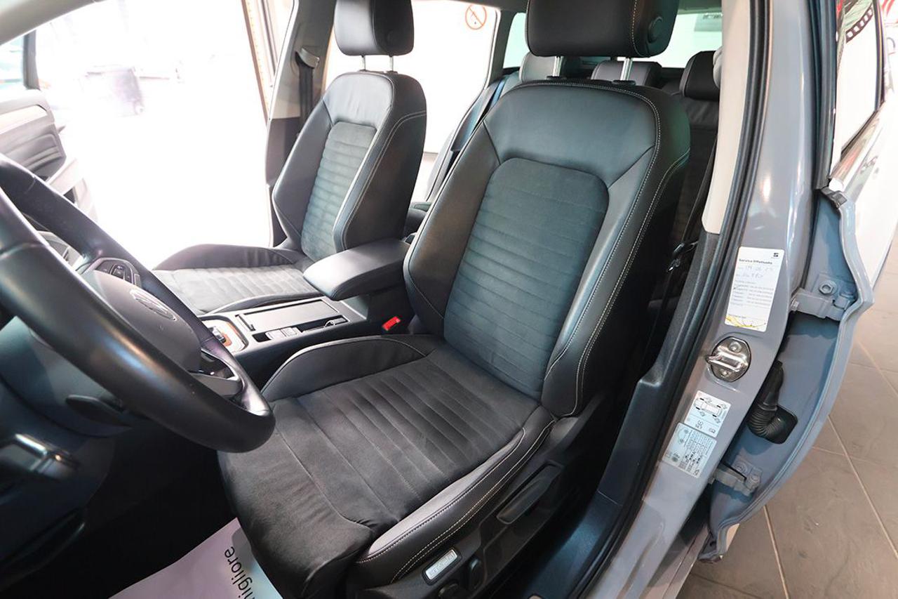 VOLKSWAGEN Passat Variant 2.0 TDI SCR EVO DSG Executive - 17
