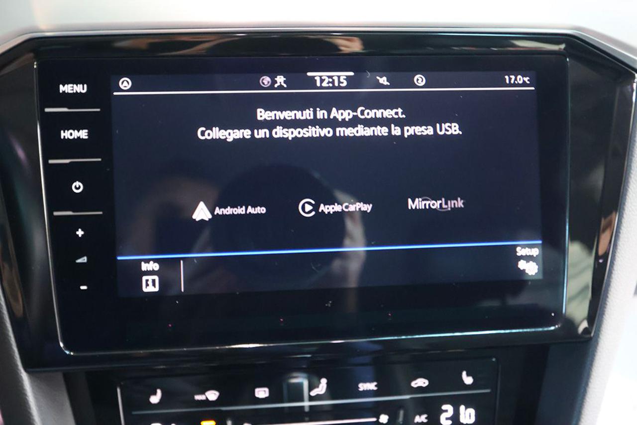 VOLKSWAGEN Passat Variant 2.0 TDI SCR EVO DSG Executive - 24