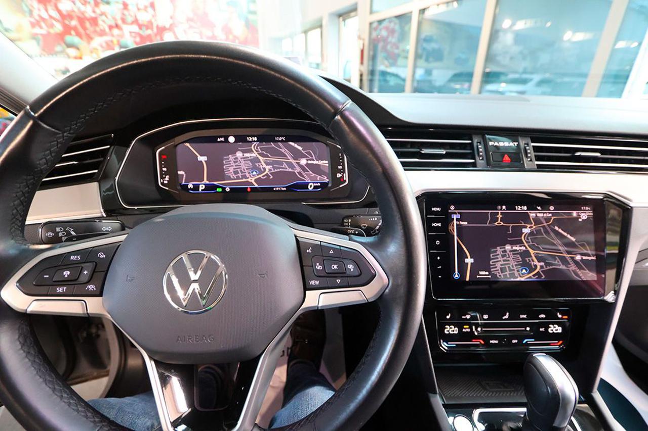 VOLKSWAGEN Passat Variant 2.0 TDI SCR EVO DSG Executive - 31