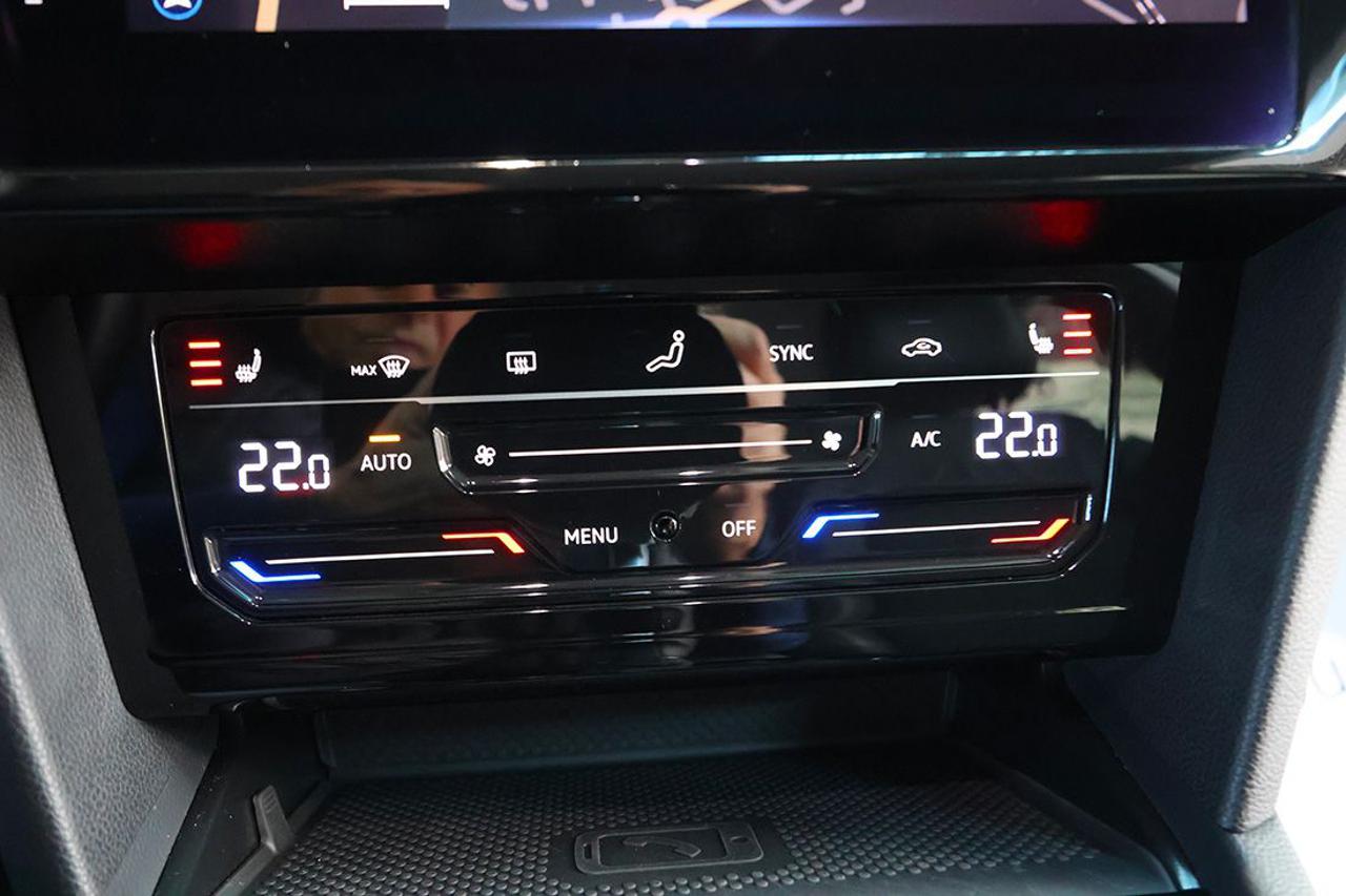 VOLKSWAGEN Passat Variant 2.0 TDI SCR EVO DSG Executive - 32