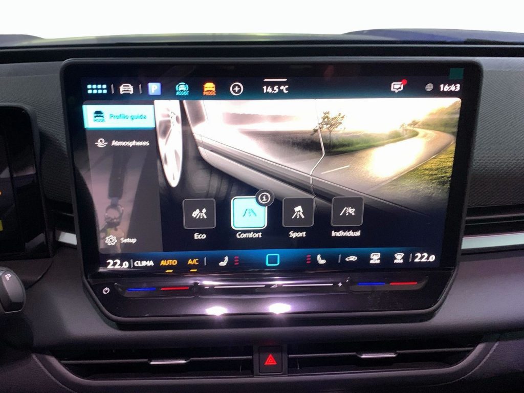 VOLKSWAGEN T-Roc 1.5 etsi r-line 150cv dsg - 16