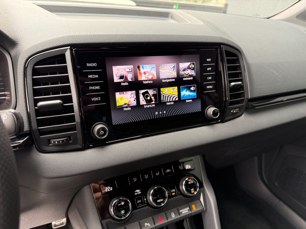 SKODA Karoq 2.0 TDI 4x4 DSG SportLine Matrix Navi ACC Camera - 9