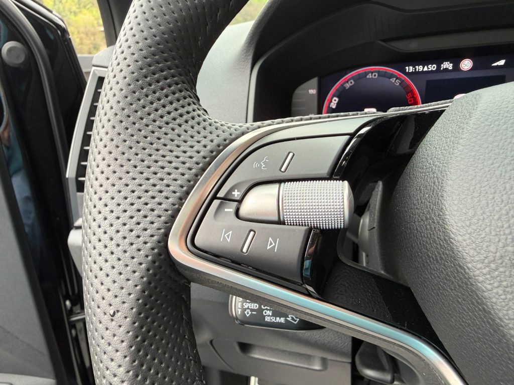 SKODA Karoq 2.0 TDI 4x4 DSG SportLine Matrix Navi ACC Camera - 15