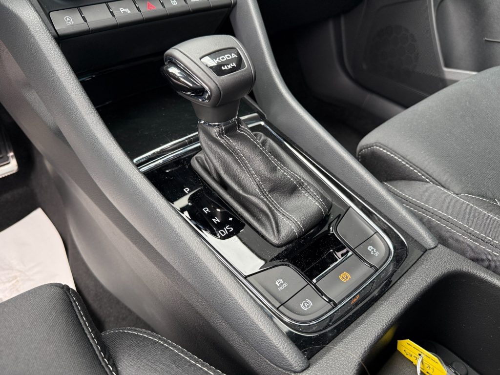 SKODA Karoq 2.0 TDI 4x4 DSG SportLine Matrix Navi ACC Camera - 22