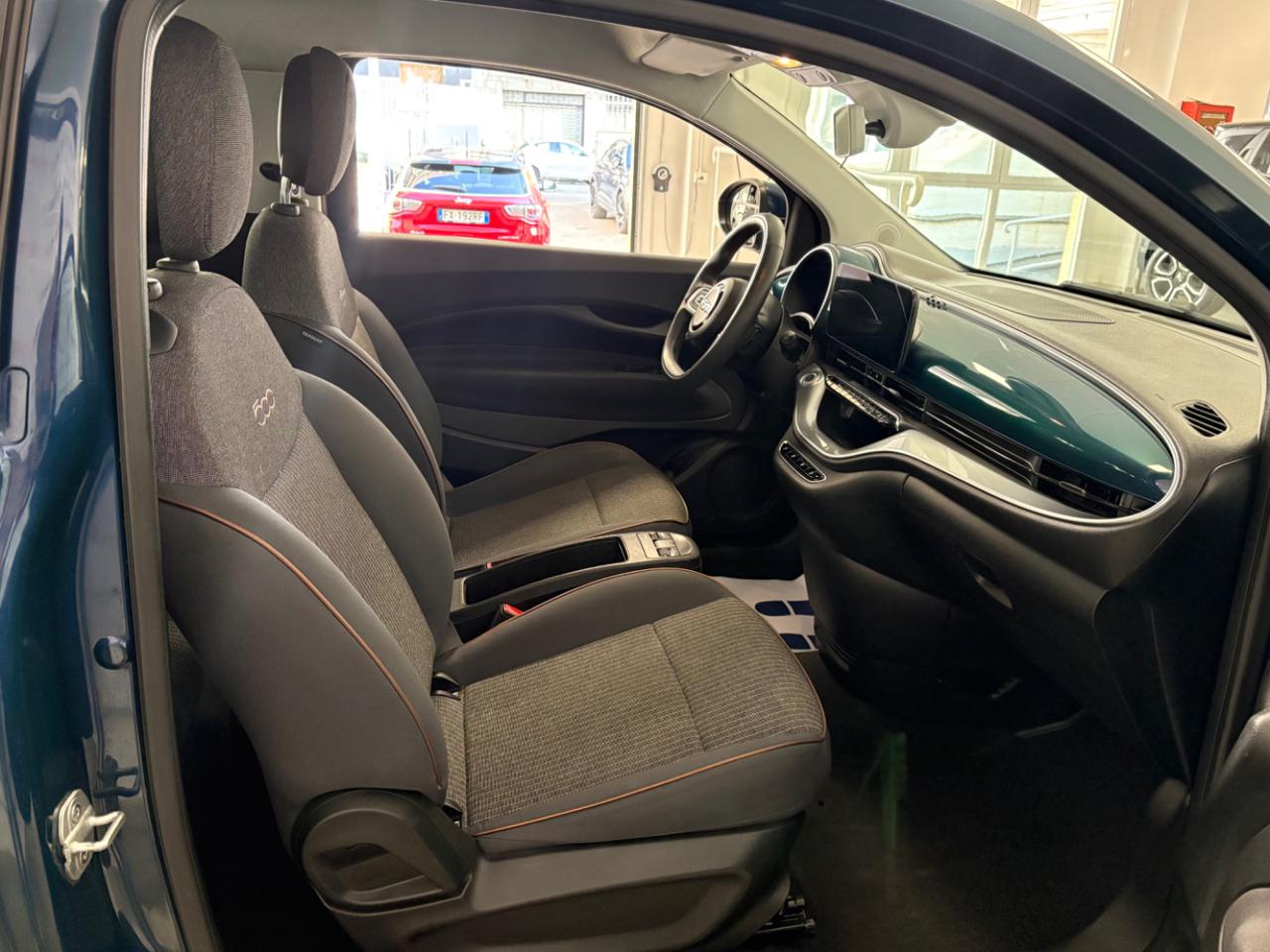 FIAT 500e 42 kWh BUSINESS OPENING EDITION - 8