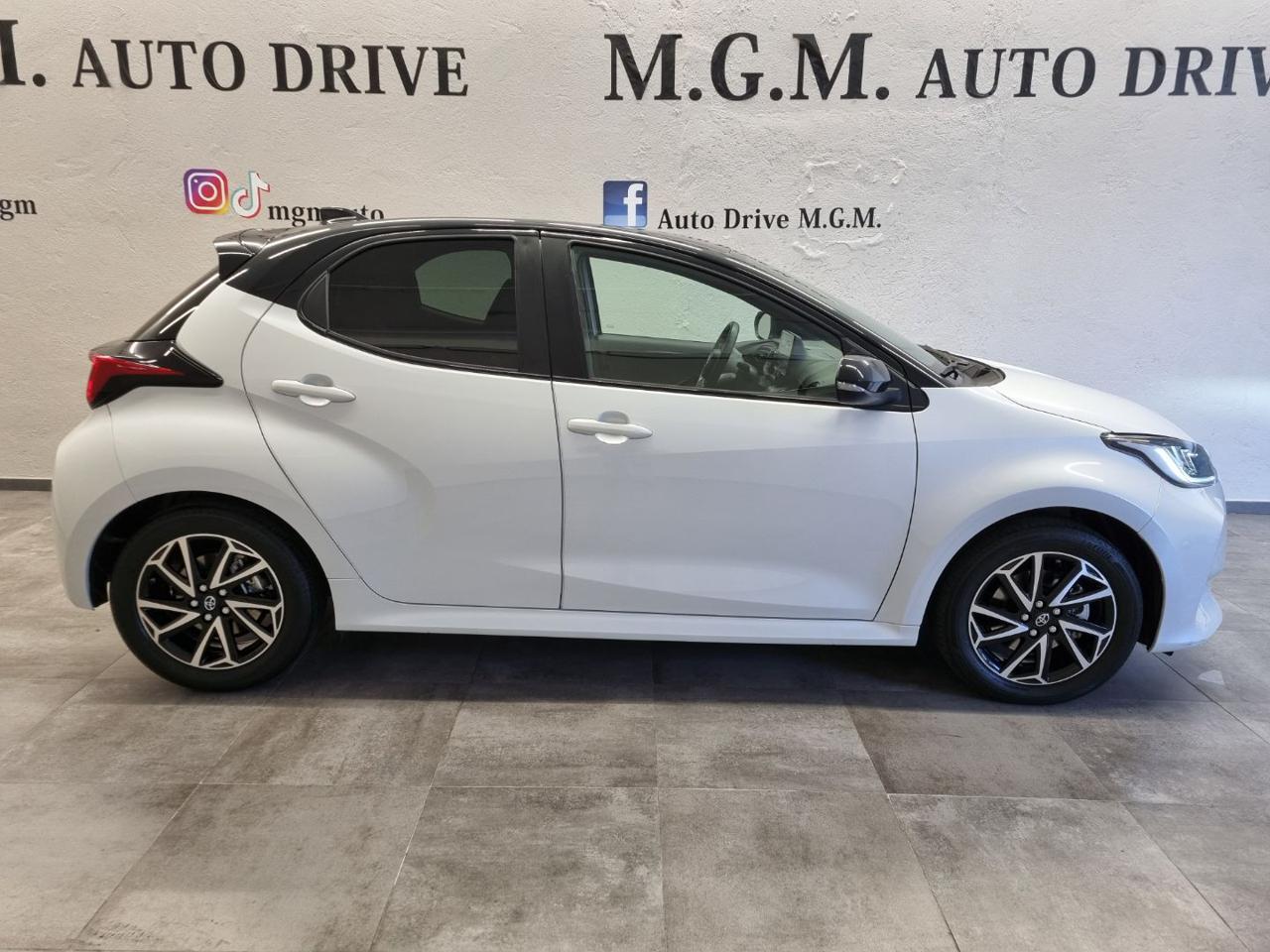 TOYOTA Yaris 1.5 Hybrid 5 porte Style - 4