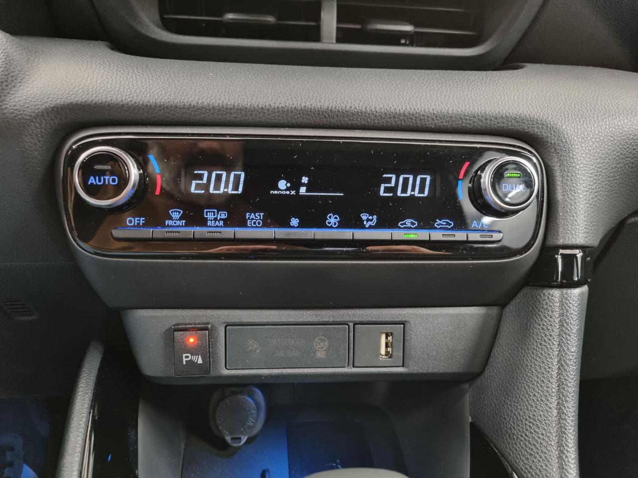 TOYOTA Yaris 1.5 Hybrid 5 porte Style - 21