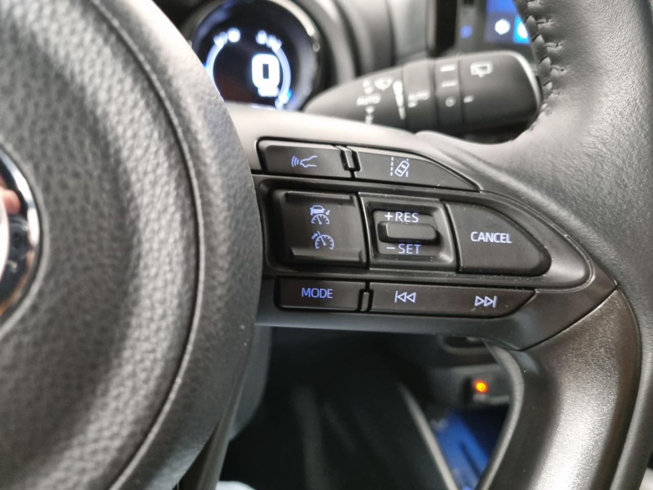 TOYOTA Yaris 1.5 Hybrid 5 porte Style - 18