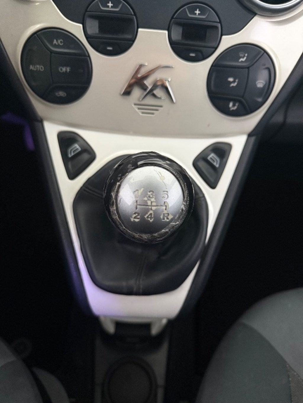 FORD Ka+ 1.2 8V .69CV Titanium - 15