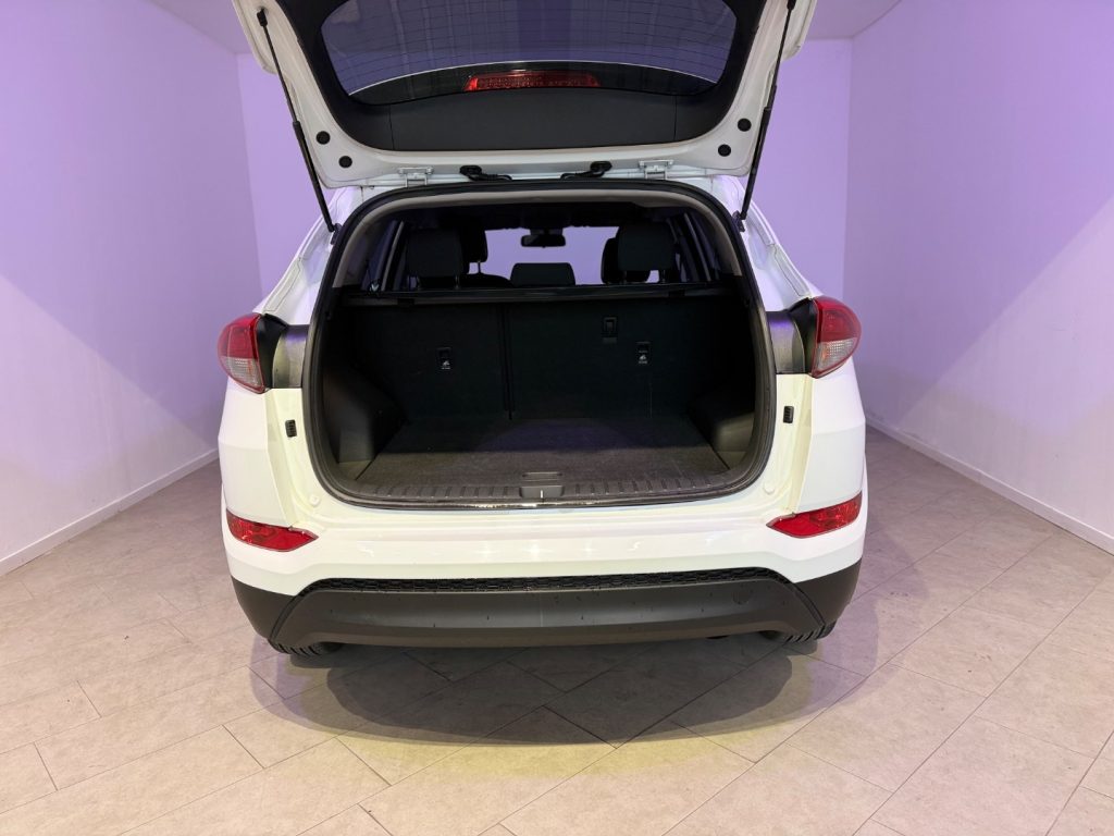 HYUNDAI Tucson 1.6 GDI Comfort - 11