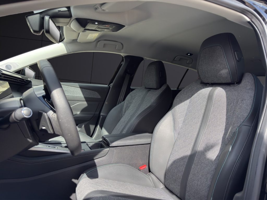 PEUGEOT 408 Hybrid 136 e-DCS6 Allure - 9