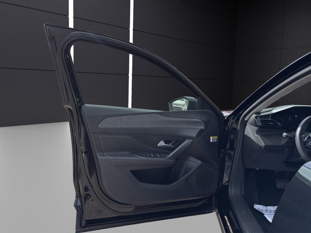 PEUGEOT 408 Hybrid 136 e-DCS6 Allure - 12