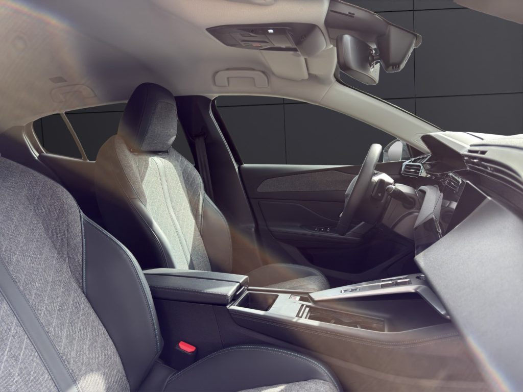 PEUGEOT 408 Hybrid 136 e-DCS6 Allure - 18