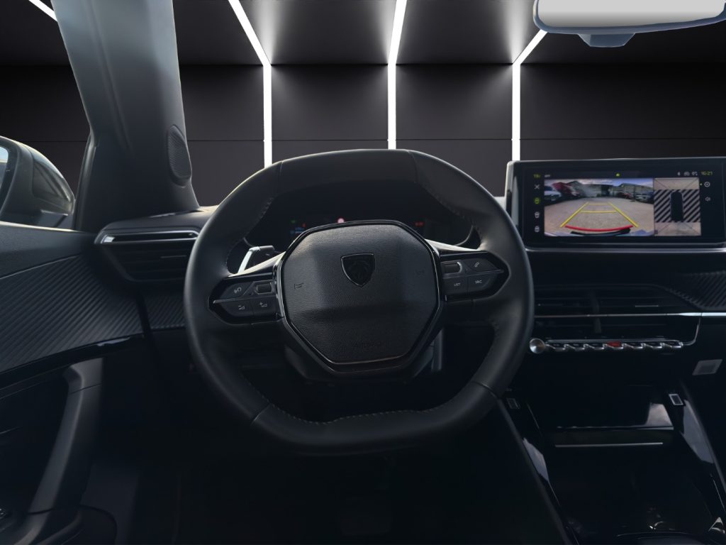 PEUGEOT 2008 Hybrid 136 e-DCS6 Allure - 10