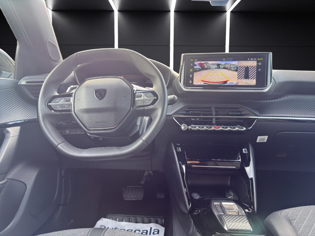 PEUGEOT 2008 Hybrid 136 e-DCS6 Allure - 14