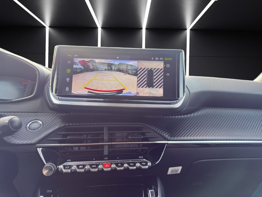 PEUGEOT 2008 Hybrid 136 e-DCS6 Allure - 16