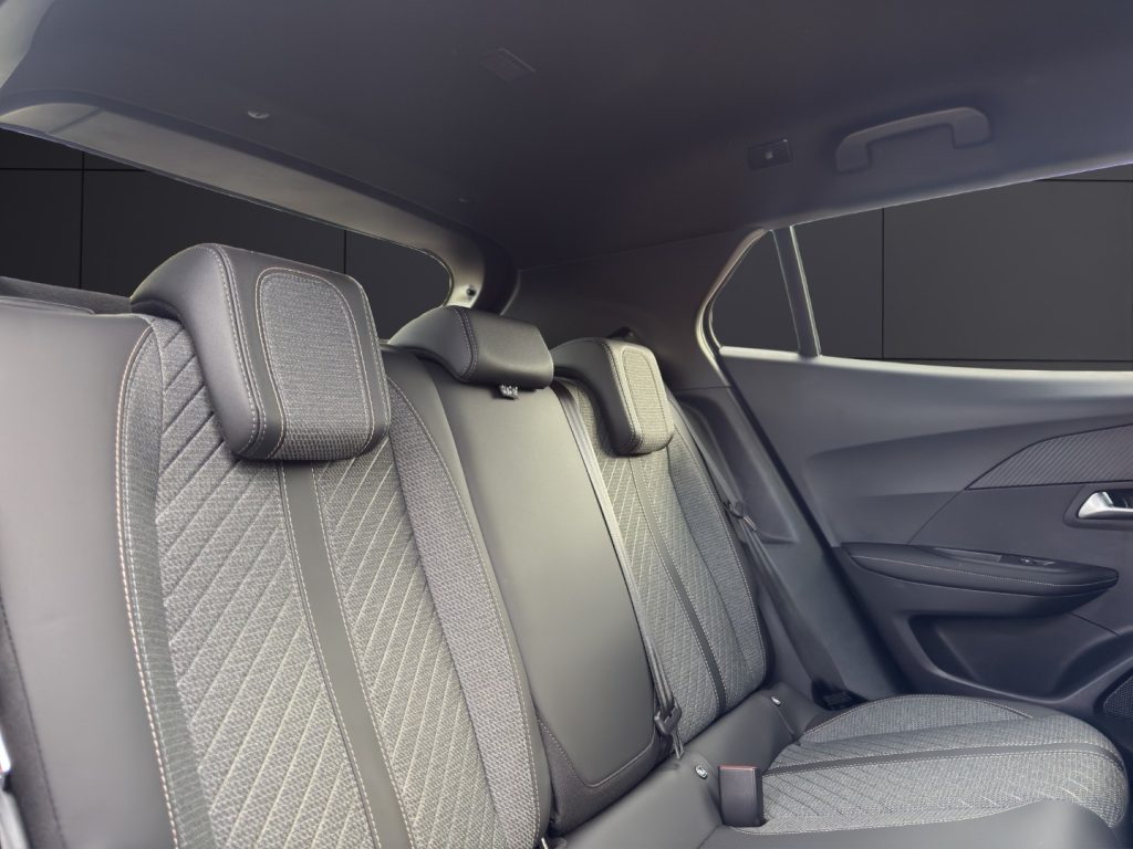 PEUGEOT 2008 PureTech 100 S&S Allure - 18