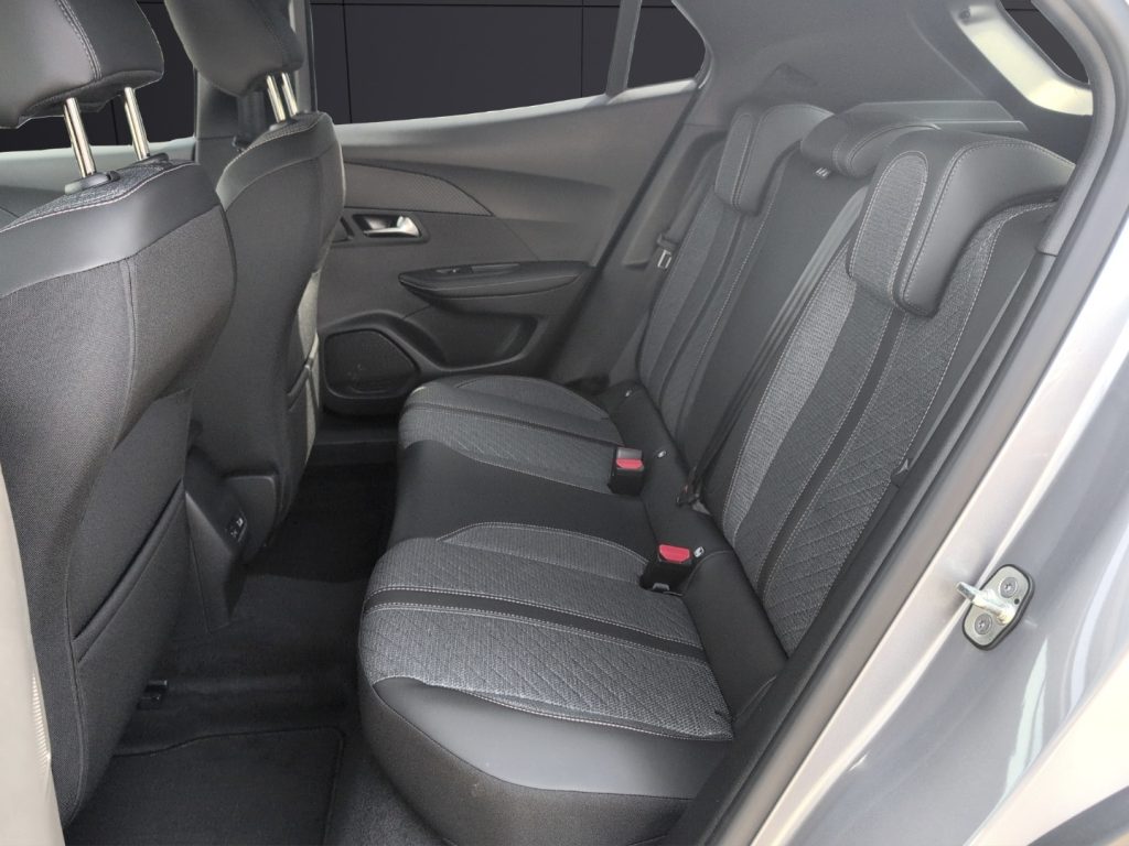 PEUGEOT 2008 PureTech 100 S&S Allure - 12