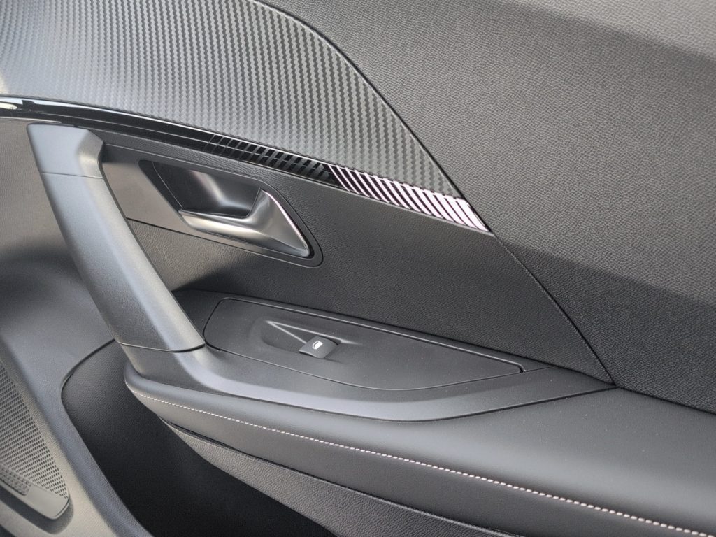 PEUGEOT 2008 PureTech 100 S&S Allure - 20