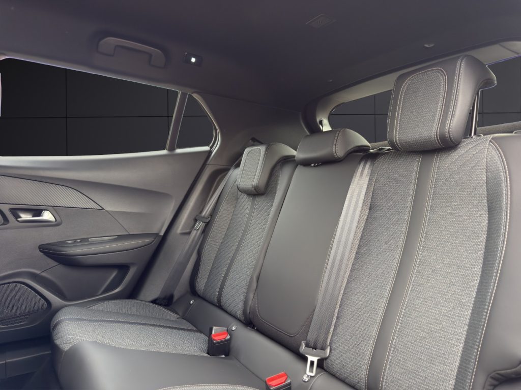 PEUGEOT 2008 PureTech 100 S&S Allure - 13