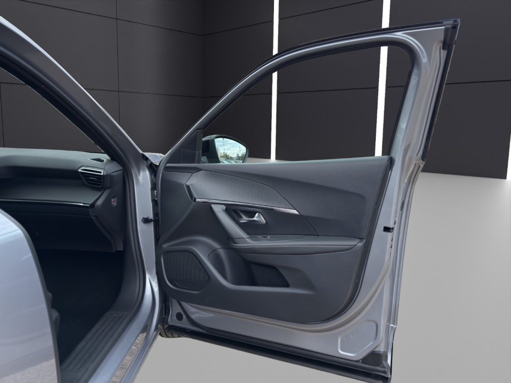 PEUGEOT 2008 PureTech 100 S&S Allure - 17